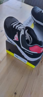 Nette veiligheidsschoenen , nieuw in doos.