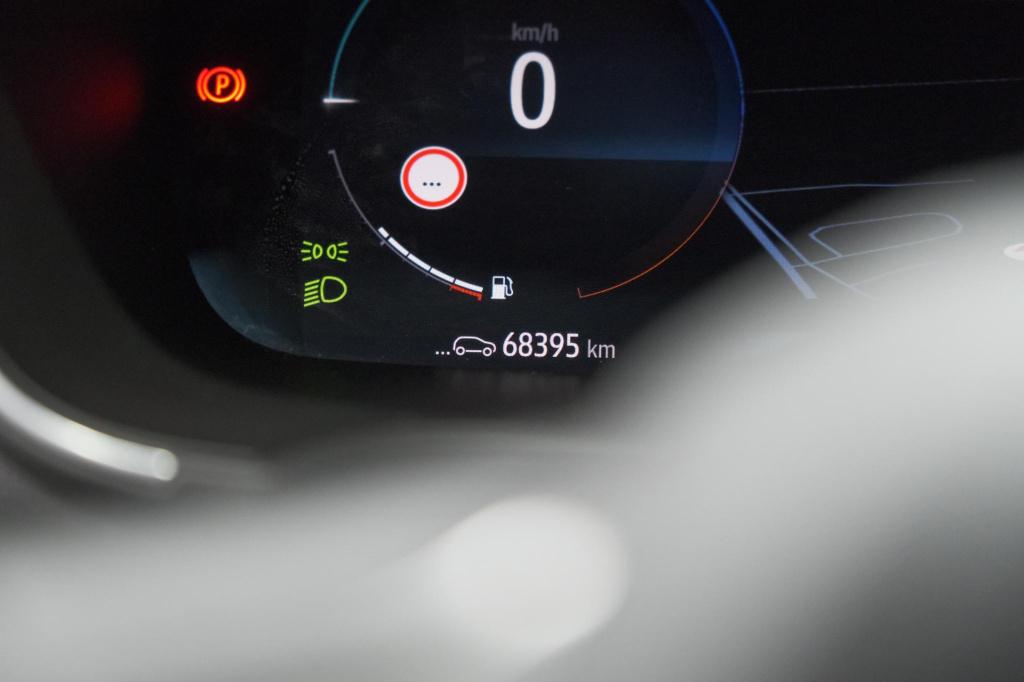 Renault Megane E-tech estate 1.6 plug-in hybrid 160 intens | stoelmassage |
