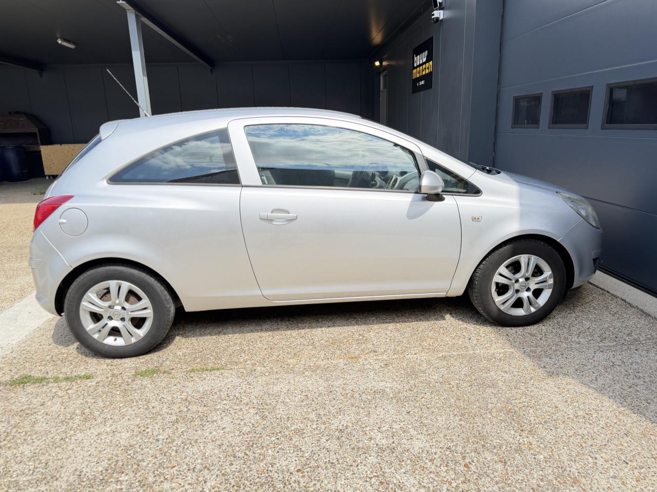 Opel Corsa 1.4 16V 66KW 3DRS 2008 Zilver Airco Apk Cruise Nap