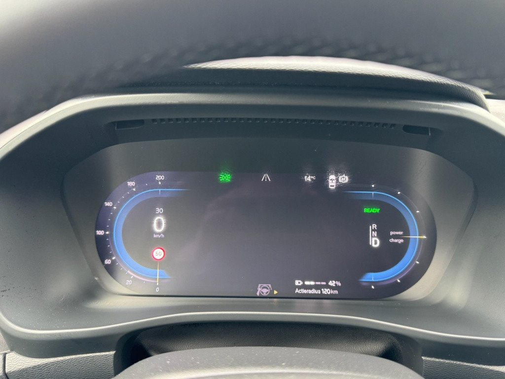 Volvo XC40 recharge plus 70kwh| trekhaak | stuur+stoel.verw| warmtepomp