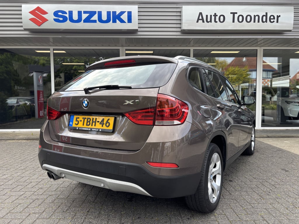 BMW X1 sdrive20i chrome line