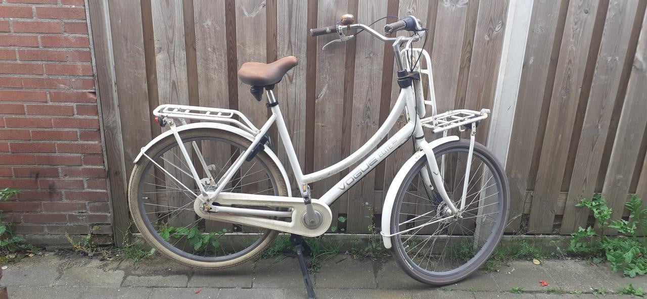 3 x Mooie Oma-fiets witte transportfiets..! & diverse OMA-fietsen