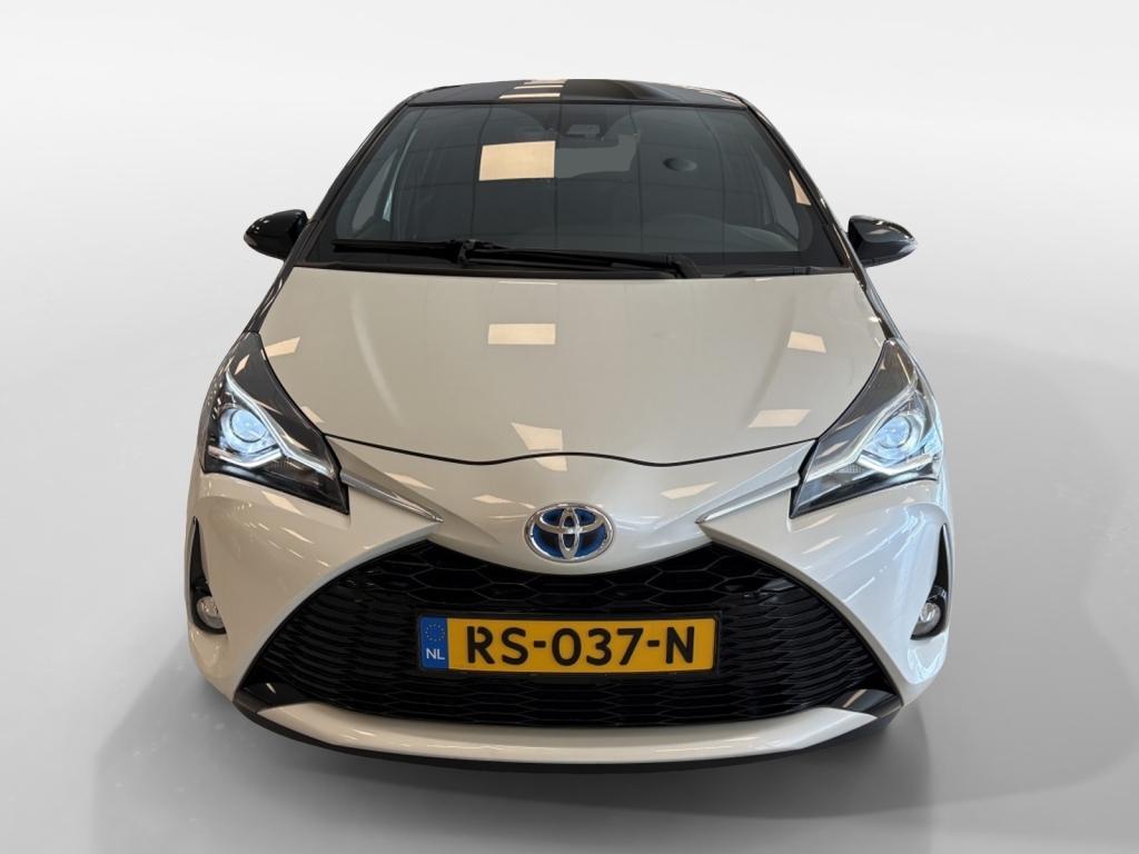 Toyota Yaris 1.5 hybrid bi-tone