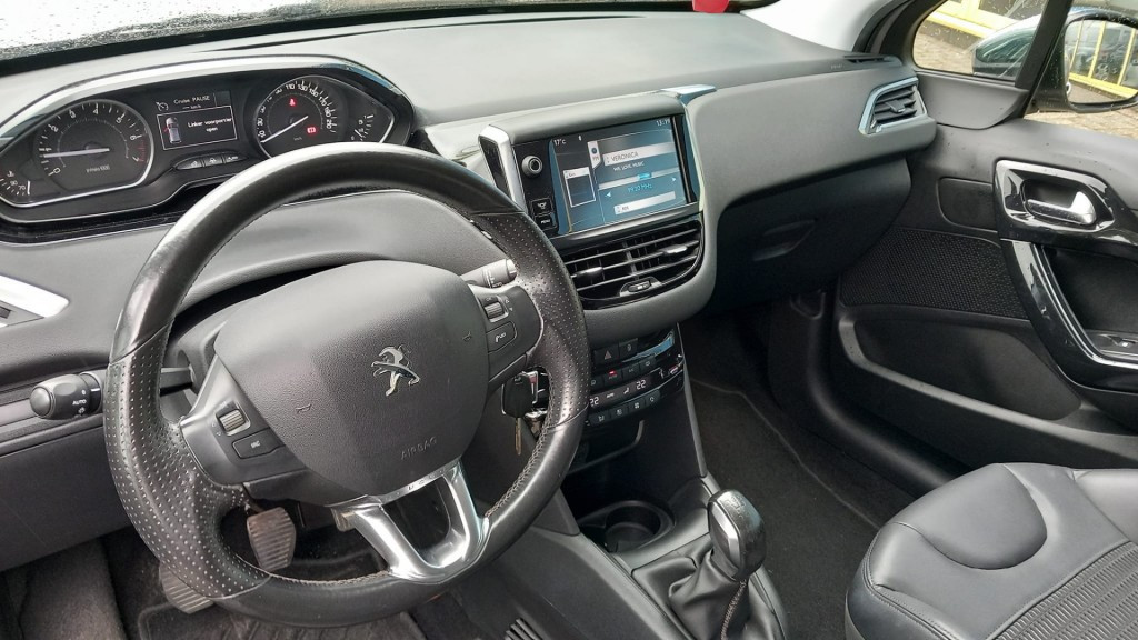 Peugeot 208 1.2 vti allure