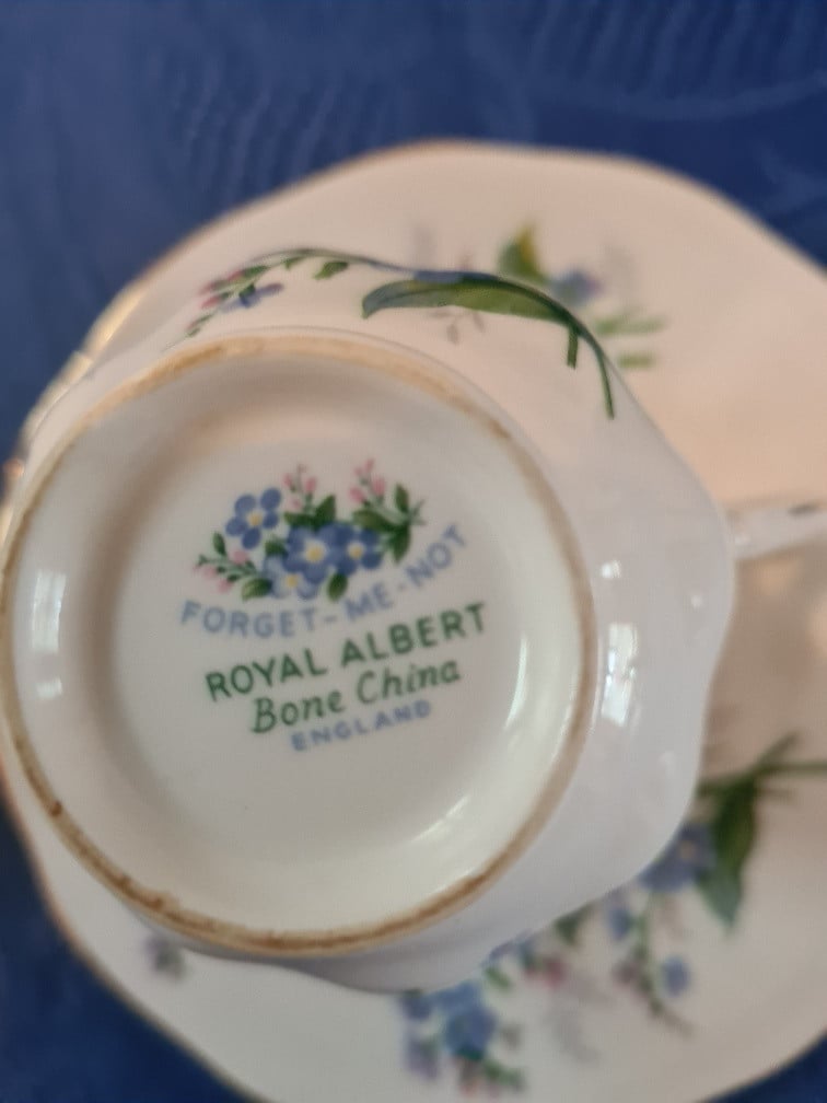 Royel albert kop & schotels vanaf euro; 6,00