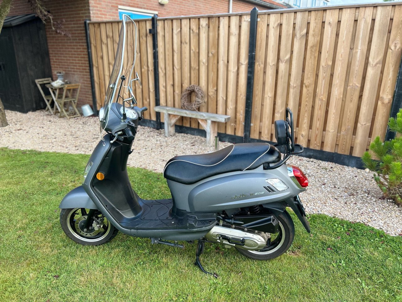 Scooter - SYM Fiddle II 50