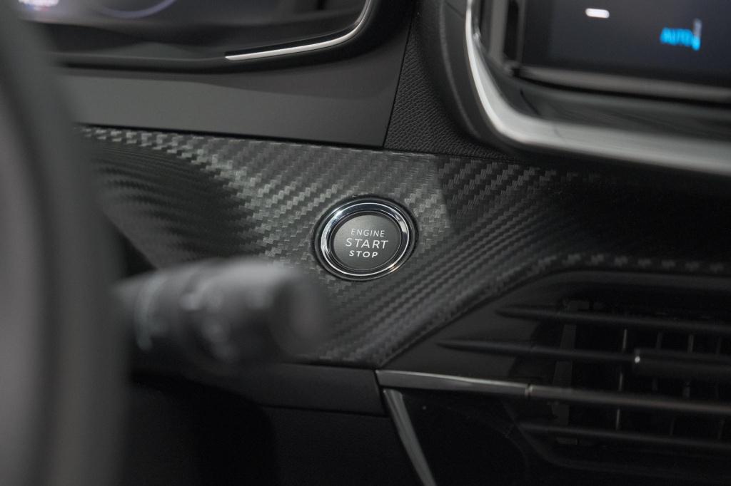 Peugeot 2008 1.2 hybrid 145 allure | 360 camera | adaptieve cruise control 