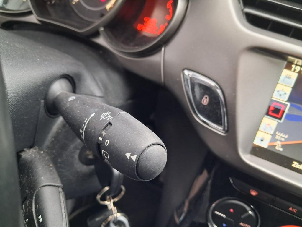 Citroen C3 1.2 puretech 82pk feel edition trekhaak | navigatie | cruise & c