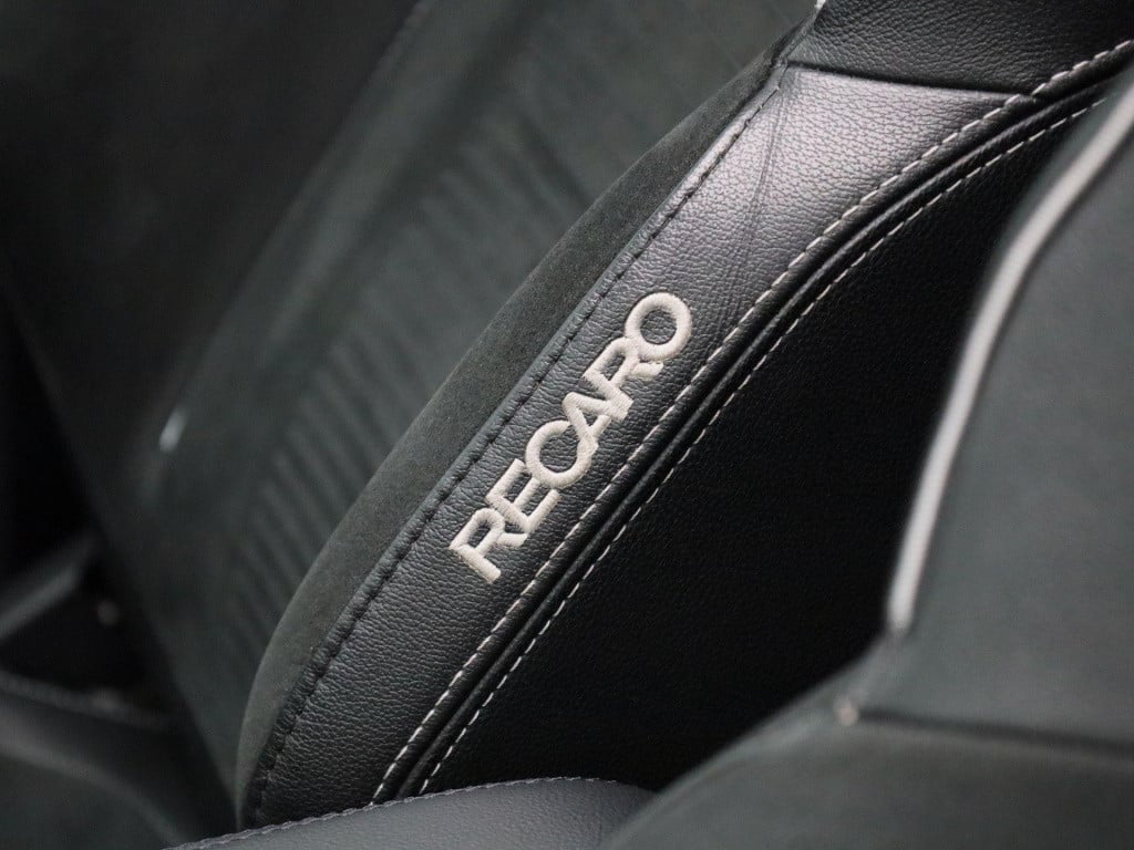 Ford Fiesta 1.5 ecoboost st-3 panoramadak | winterpack | b&o soundsystem | 