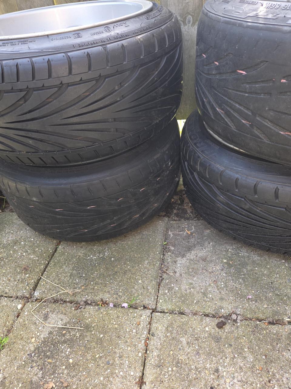 Velgen 4x 100 9 j breedset