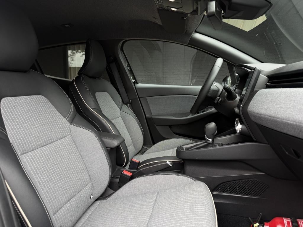 Renault Clio 1.6 e-tech full hybrid 145 evolution