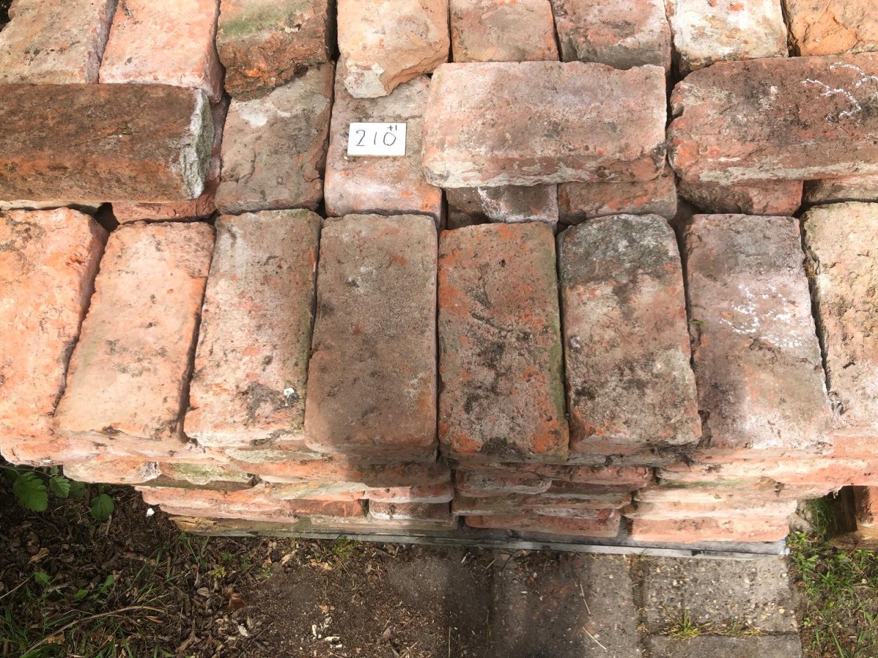 Ruim 12 M2 oude Kloostermoppen 30 x 14 x 7 cm