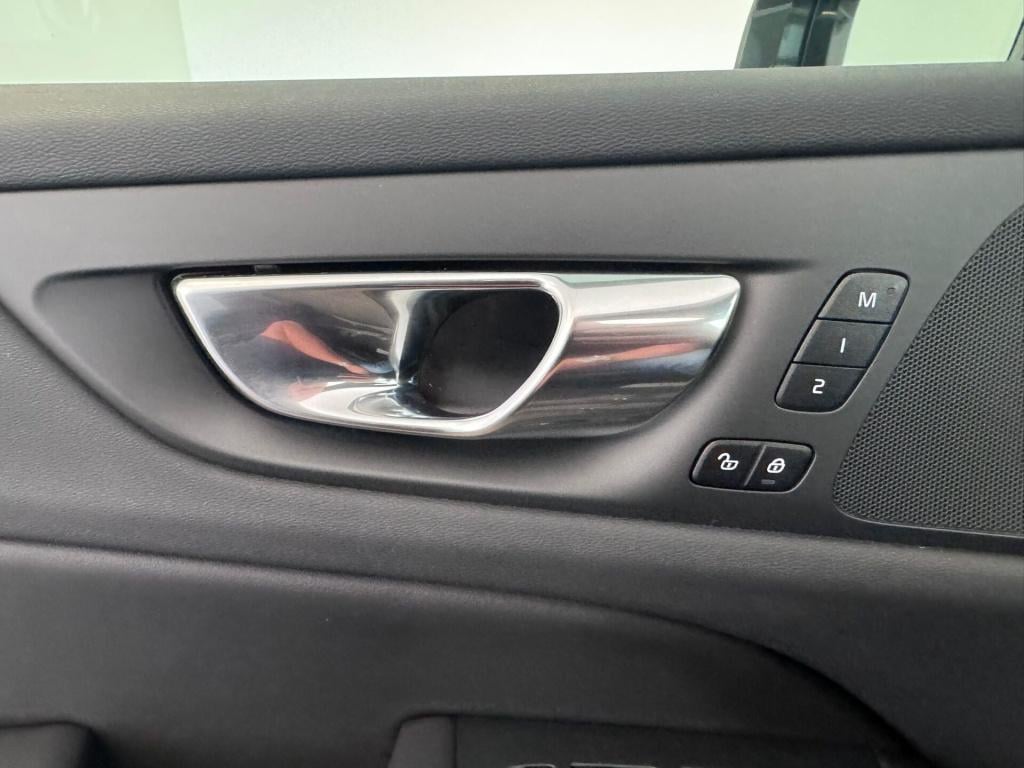 Volvo V60 2.0 t6 recharge awd inscription expression