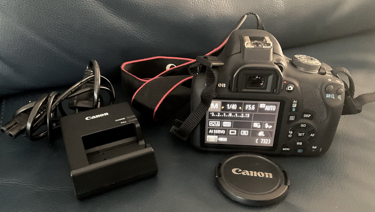 Canon 2000D