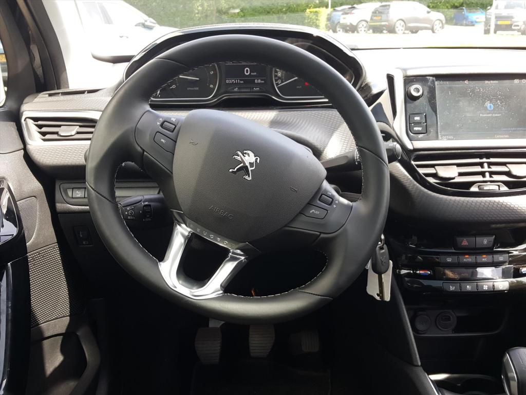 Peugeot 208 blue l. allure 1.5 bluehdi-100pk apple carplay & android auto |