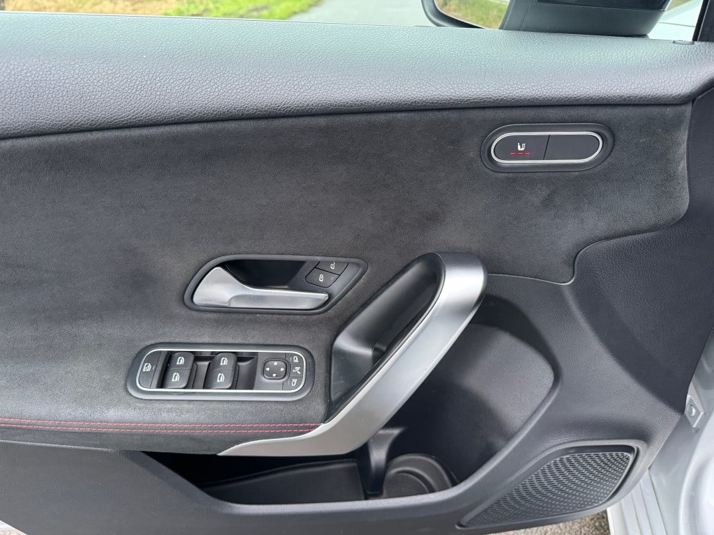 Mercedes-Benz A-Klasse 180 business solution amg night -pakket automaat , p