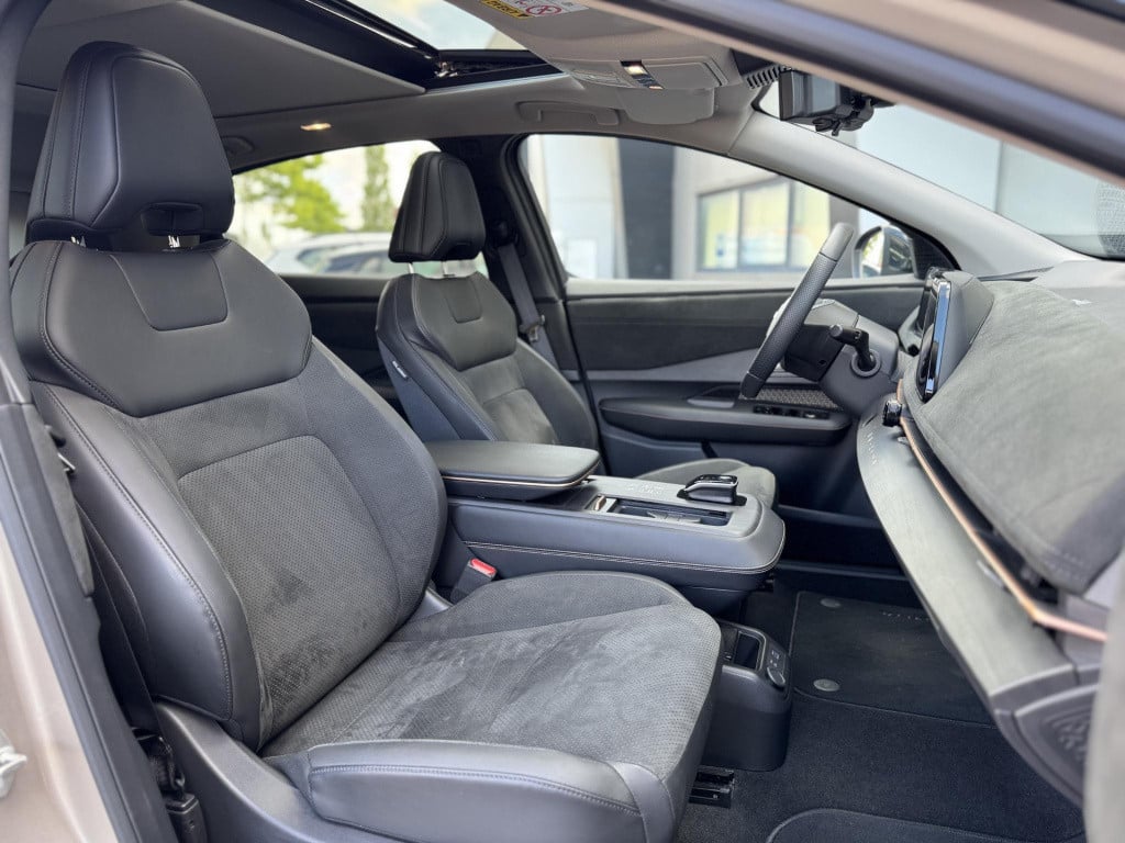 Nissan Ariya evolve 91 kwh nl-auto + 1e eigenaar! | panoramadak | stoelverw