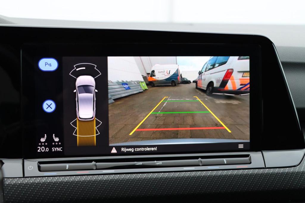 Volkswagen Golf 1.5 etsi r-line | 130pk | dsg7