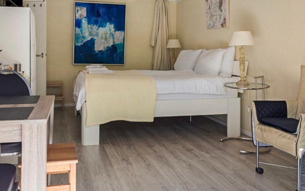 2 persoons Bed met matrassen