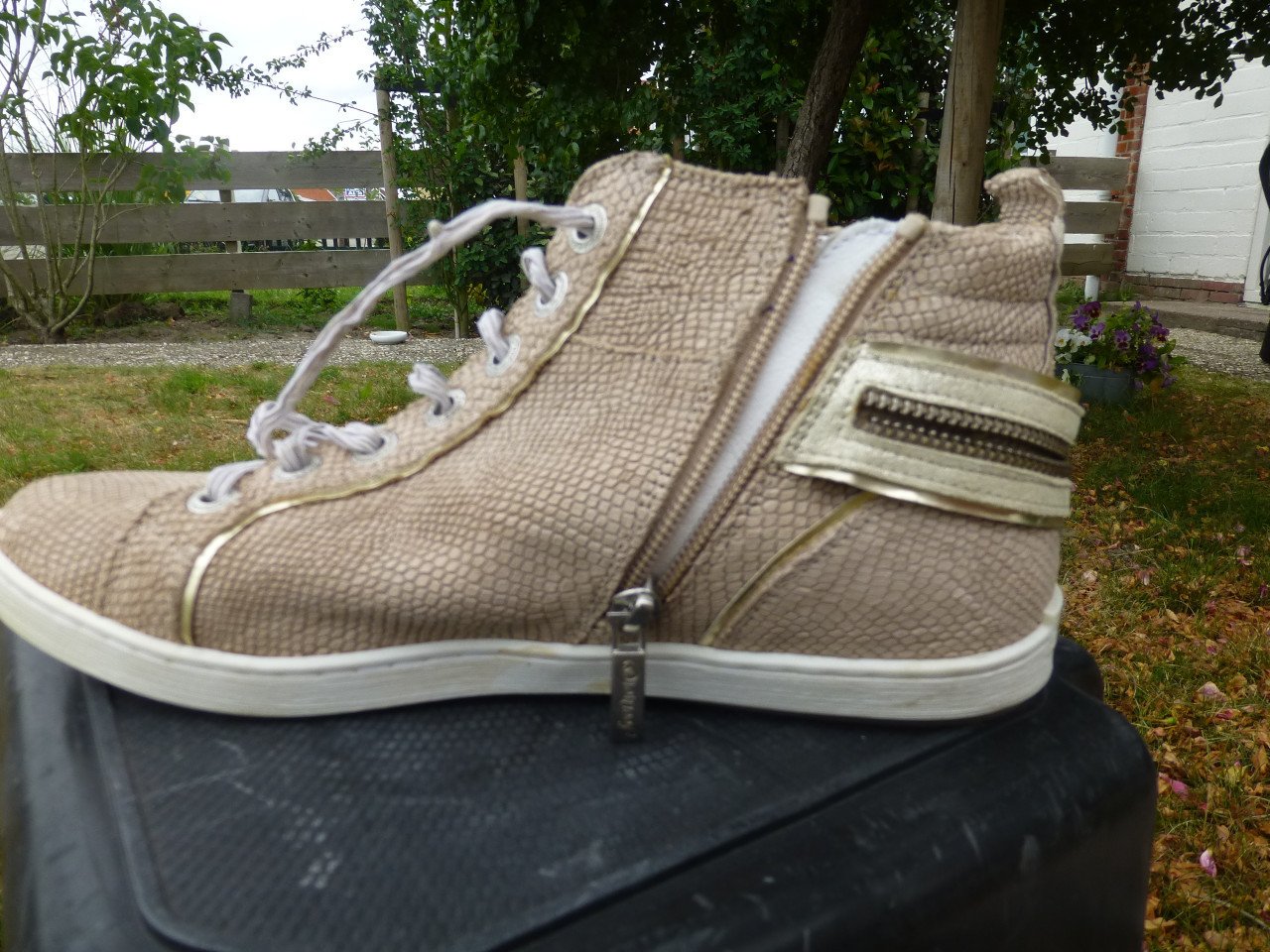 FOOTNOTES LEERGEVOERDE SCHOENEN , half hoog met veters, maat 38,5