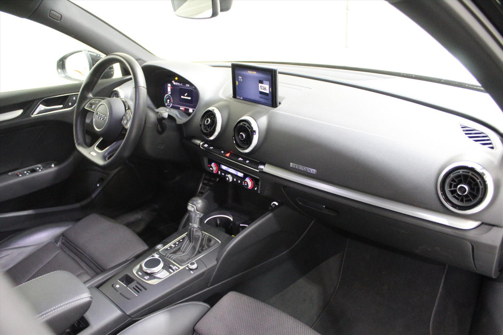 Audi A3 40 e-tron 204pk s tronic advance sport
