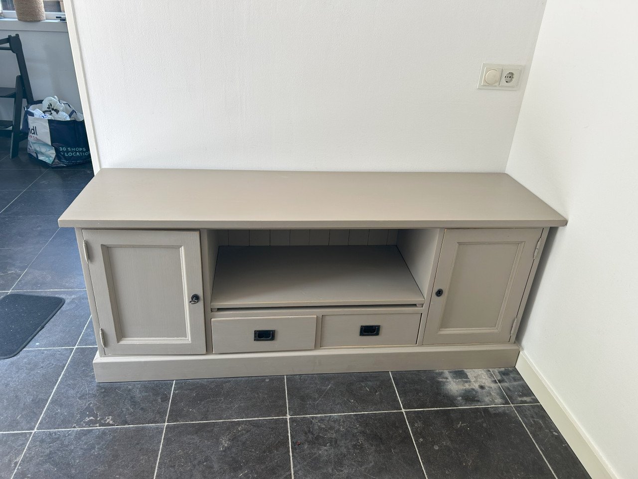 Grijs houten tv meubel
