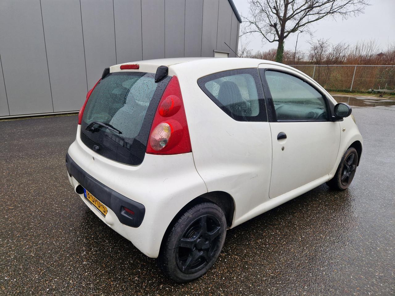 Peugeot 107 1.0-12V XR