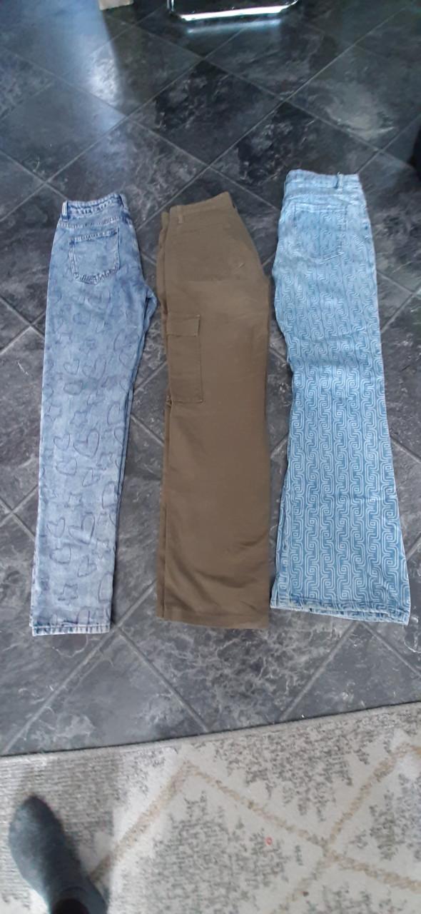 Pakket jonge dameskledimg