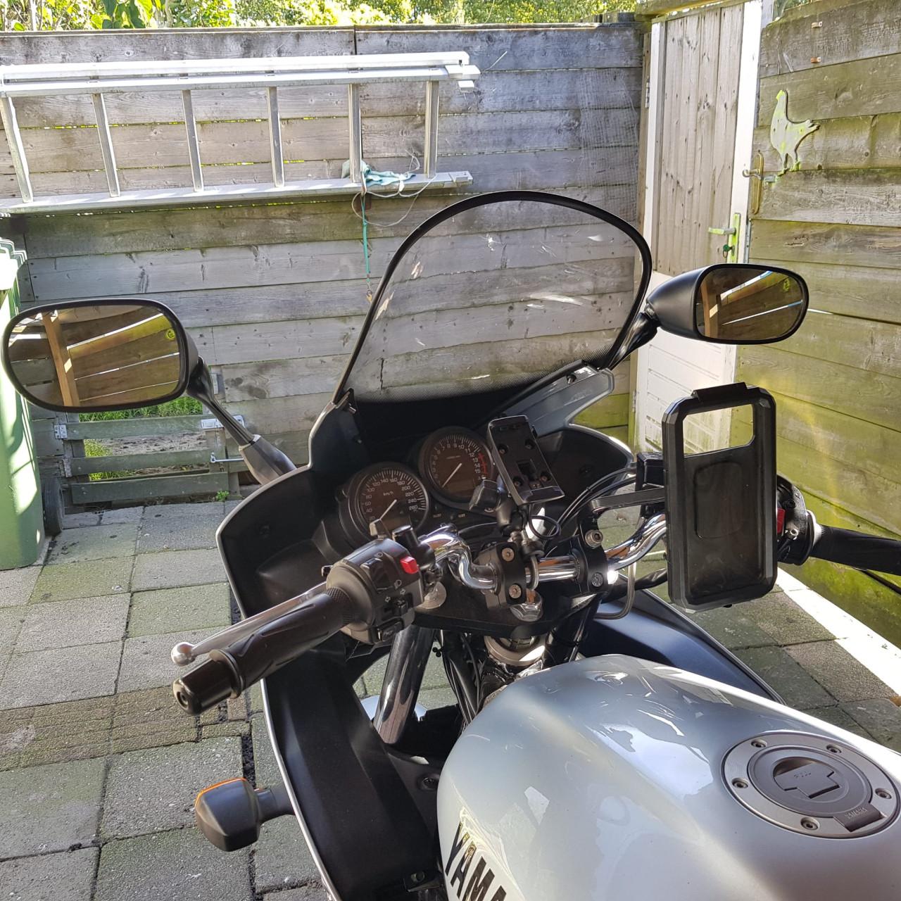 YAMAHA FZS600 FAZER -Goed onderhouden uit 2002 - prachtig & uniek exemplaar