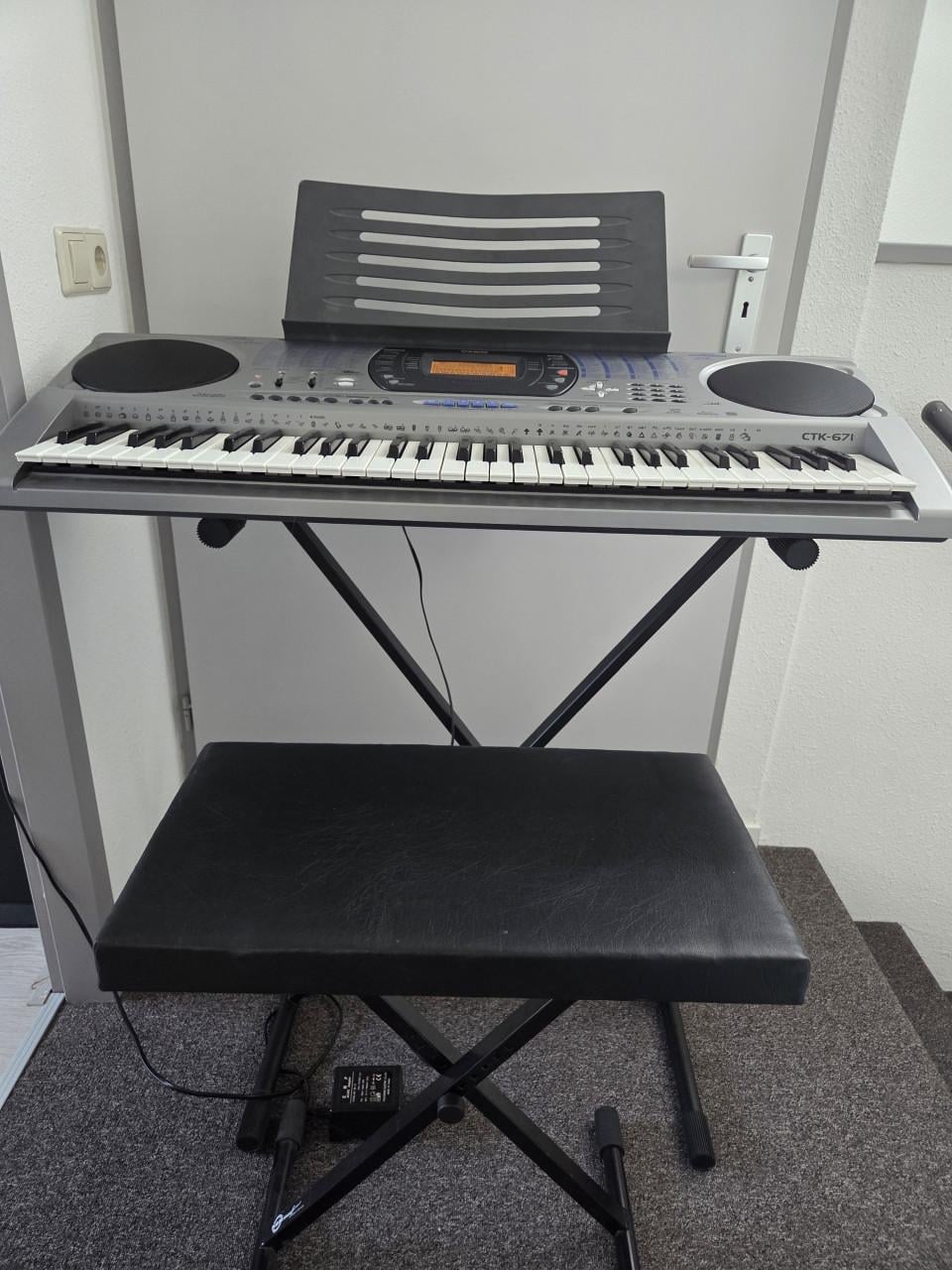 Casio CTK 671 keyboard