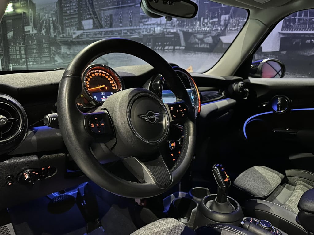 Mini Cooper mini 1.5 business edition *applecarplay*navi*clima*