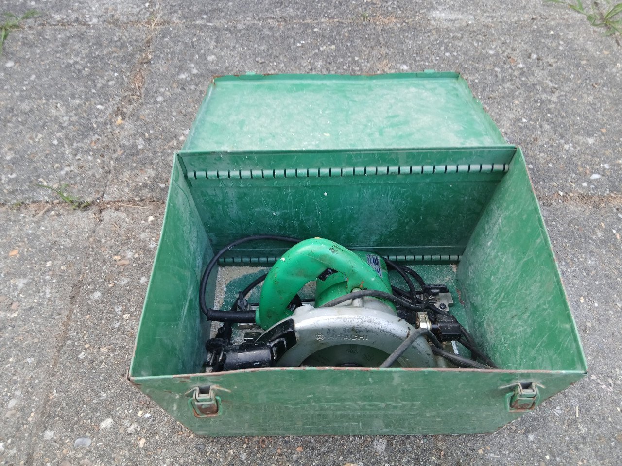 Hitachi cirkelzaag 1010 W in kist te koop