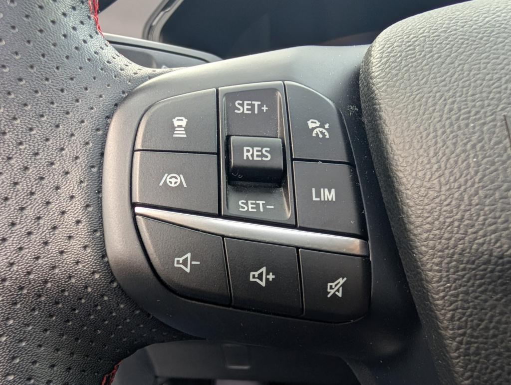 Ford Kuga 2.5 phev e-cvt 225pk st-line x , adaptive cc , panodak , winterpa