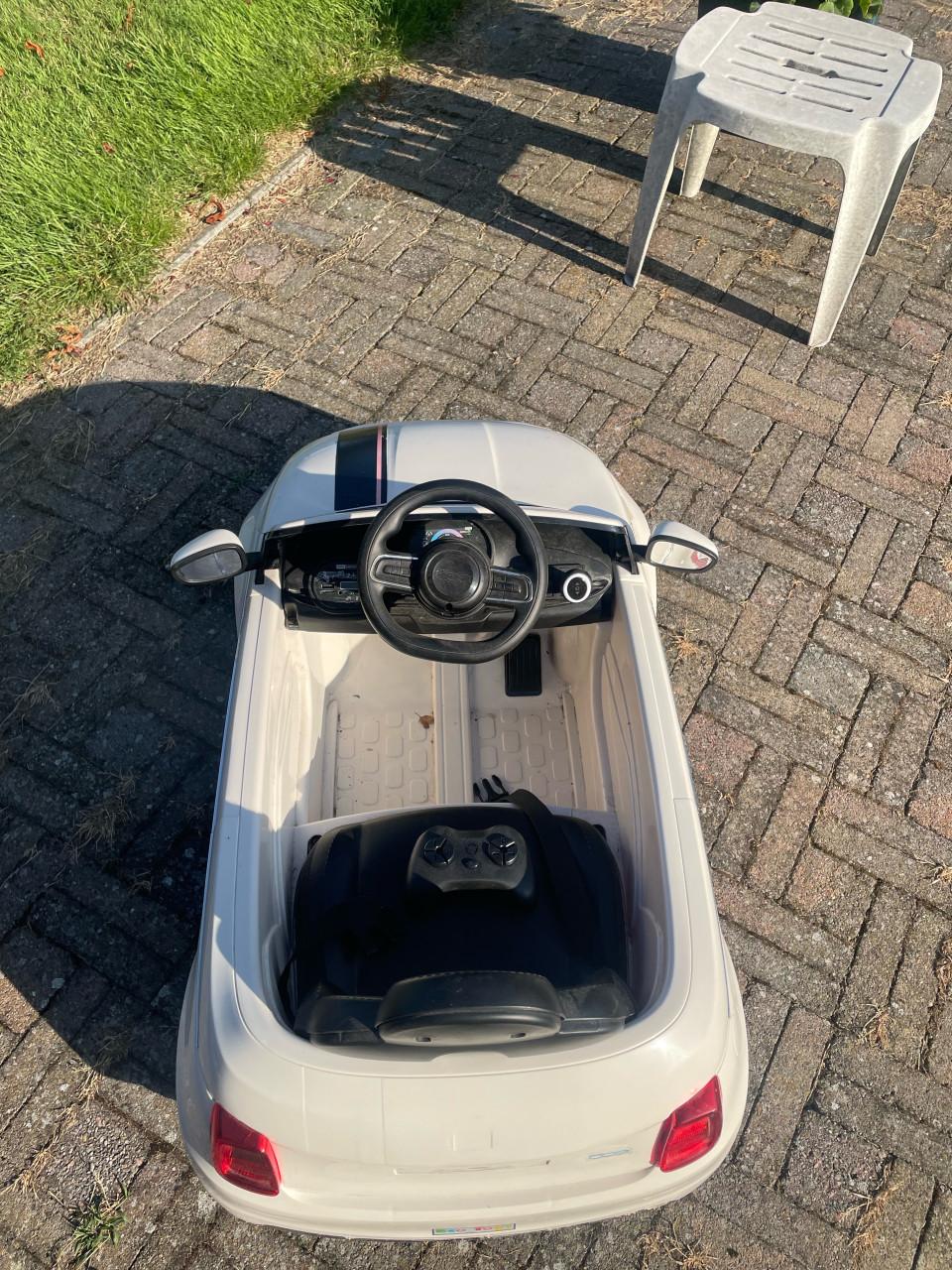Elektrische kinderauto