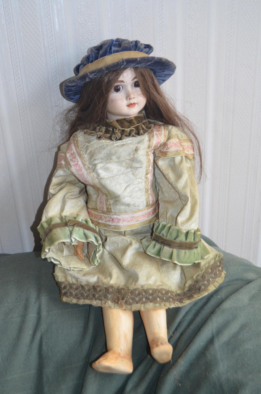 'Antieke' pop, biscuit (heet dat zo?) hoofd (2)