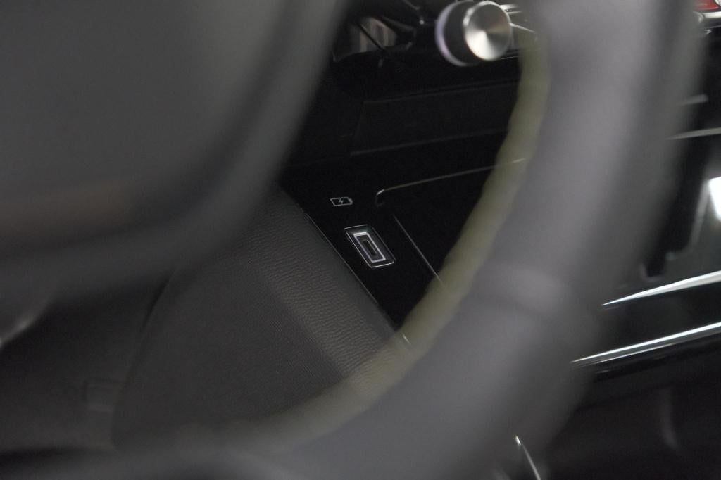 Peugeot 208 1.2 hybrid 145 e-dcs6 gt | alcantara pakket | camera | apple ca