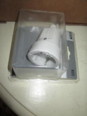 Nieuwe geaarde waterdichte [ contra] stekker
