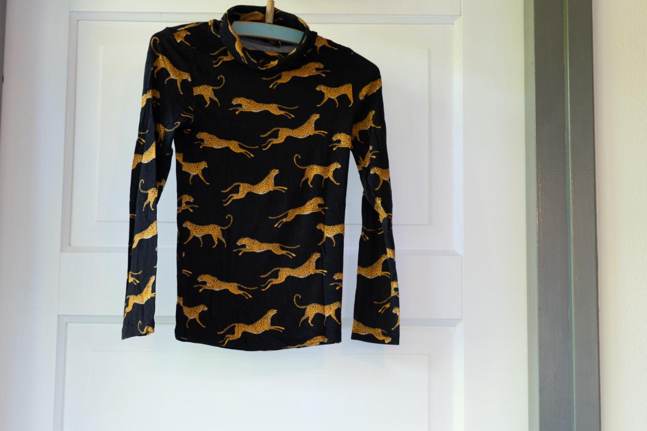 Set van 5 shirts in panter/luipaard thema, maat 122-128