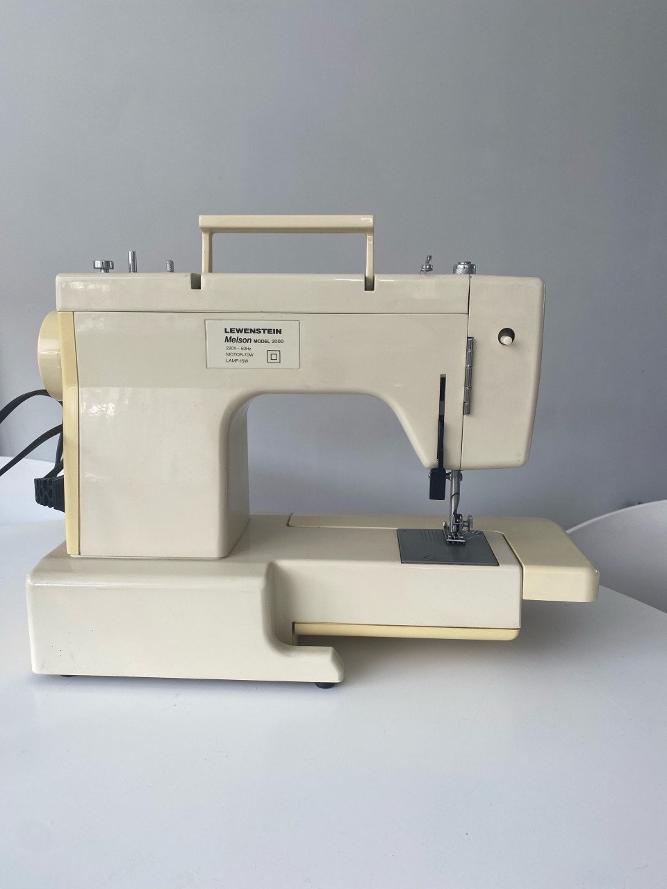Lewenstein naaimachine