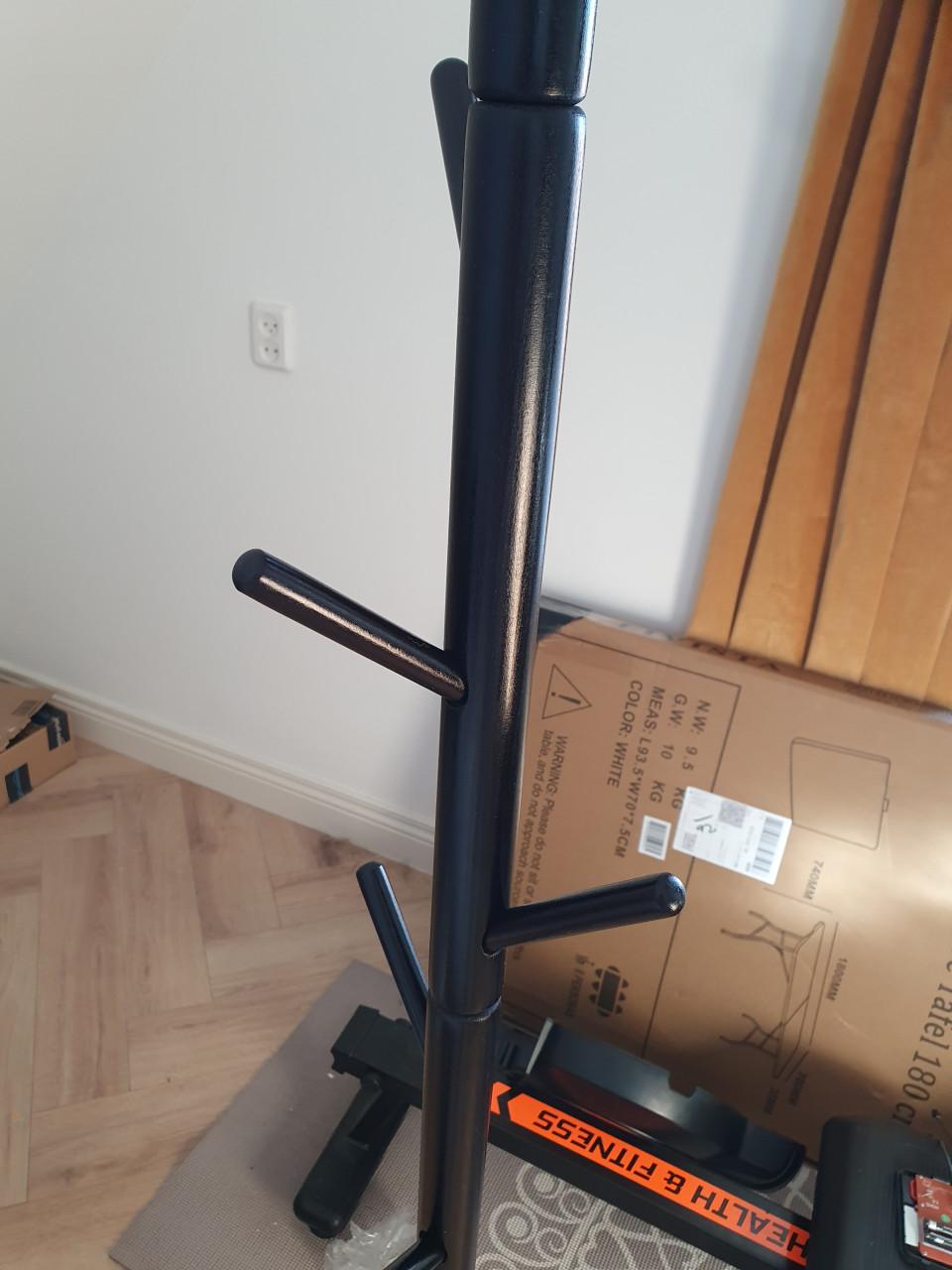 Kapstok staand zwart met 8 haken| 175 cm | zo goed als nieuw