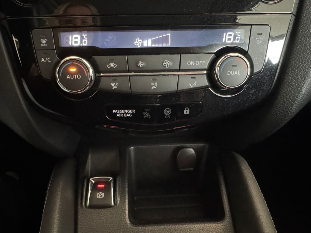Nissan Qashqai 1.6 connect edition