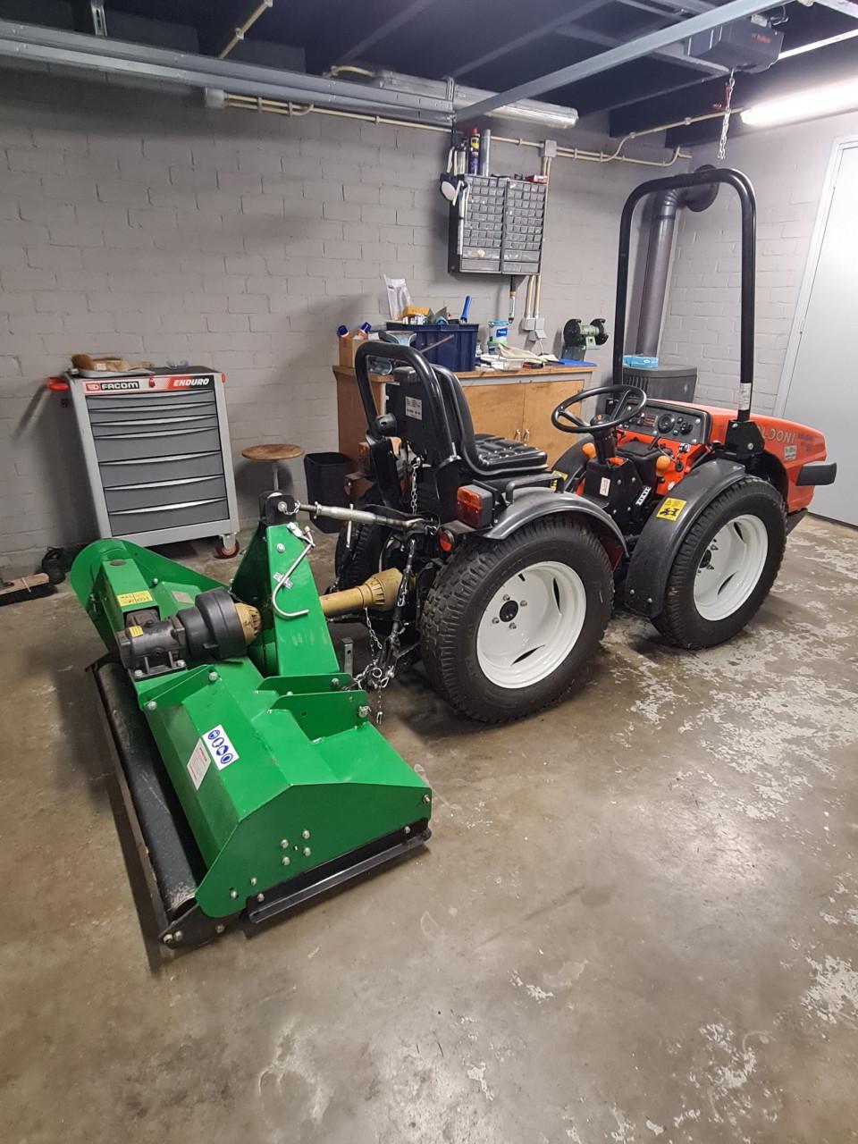 Te koop Goldoni base 20 SN mintractor met werktuigen