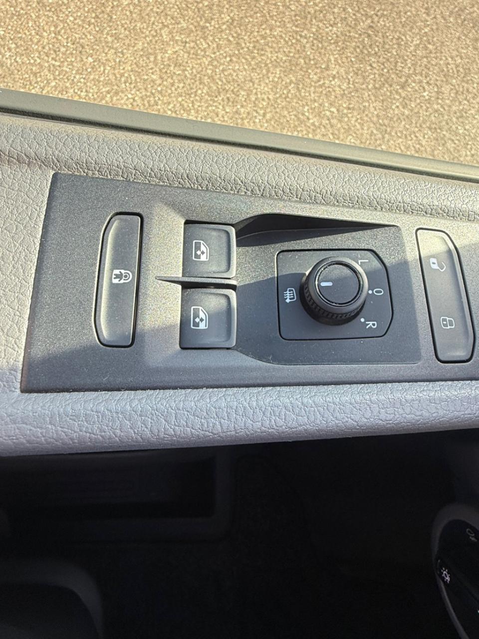 Volkswagen Transporter 2.0 tdi l2h1 30 dc comfortline 6 persoons