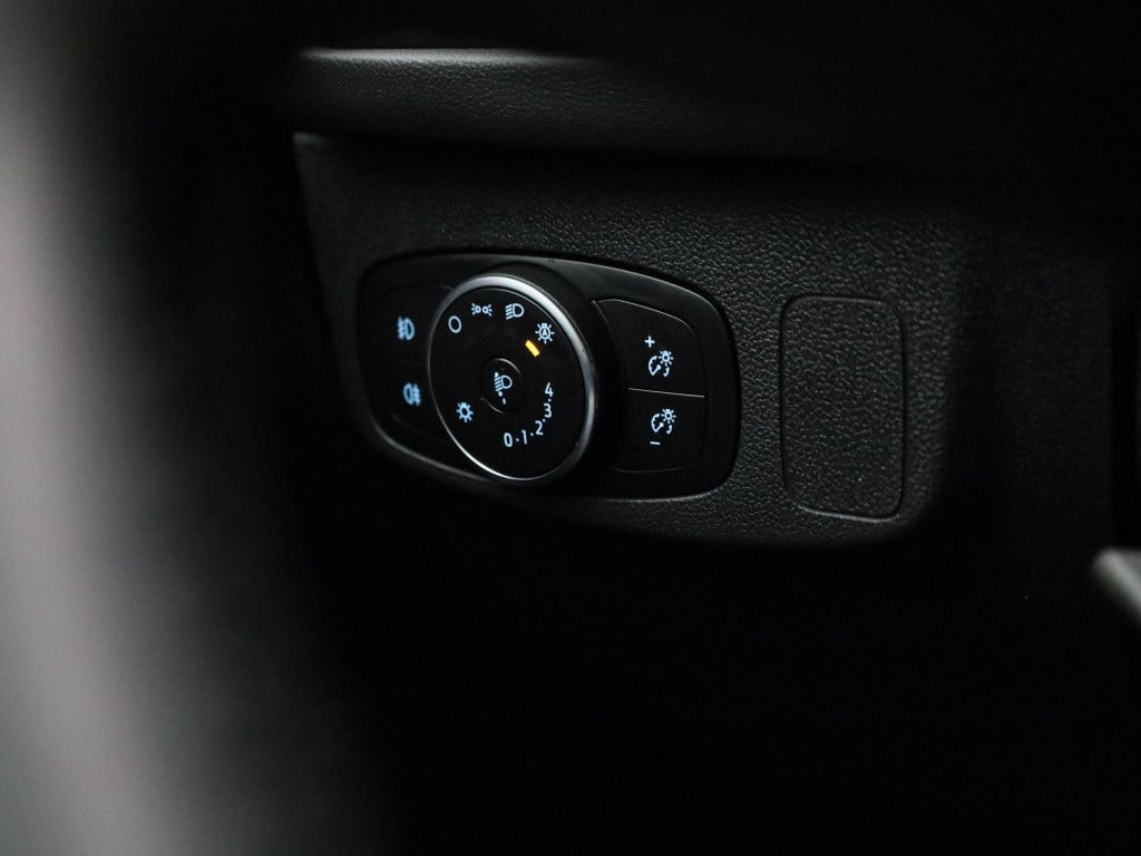 Ford Focus wagon 1.0 ecoboost hybrid trend edition business | cruise contro