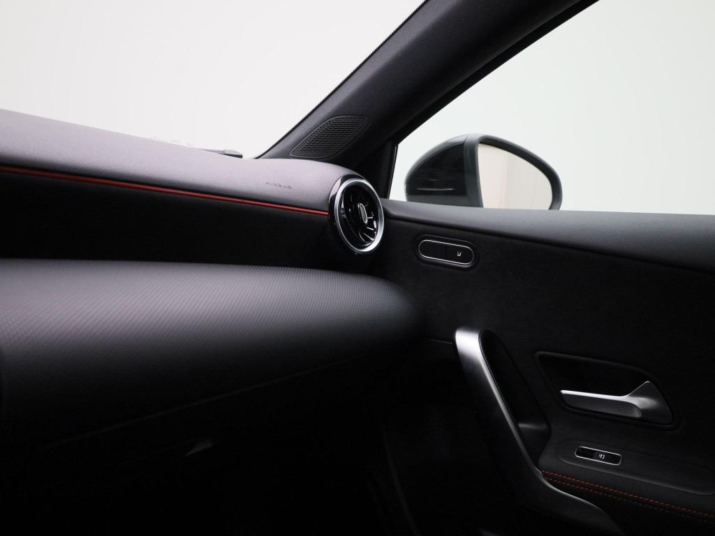 Mercedes-Benz A-Klasse 180 advantage | automaat | virtual cockpit | camera 