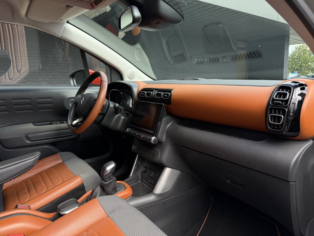 Citroen C3 Aircross 1.2 pt s&s shine // luxe uitvoering! // automaat /