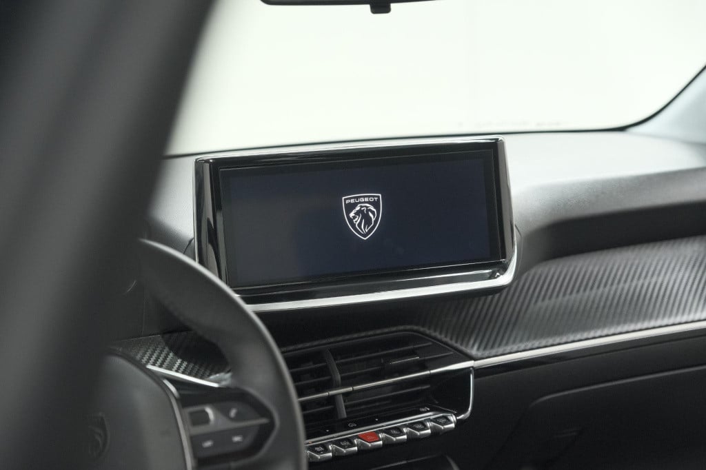 Peugeot 208 puretech 100 active | parkeersensoren | navigatie | apple carpl