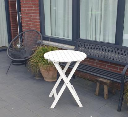 Witte inklapbare houten tuintafel diameter 60 hoogte 71