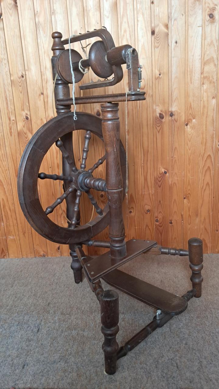 Compleet Spinpakket: Authentiek Spinnewiel, 2 Spoelwinders & Handkaarden
