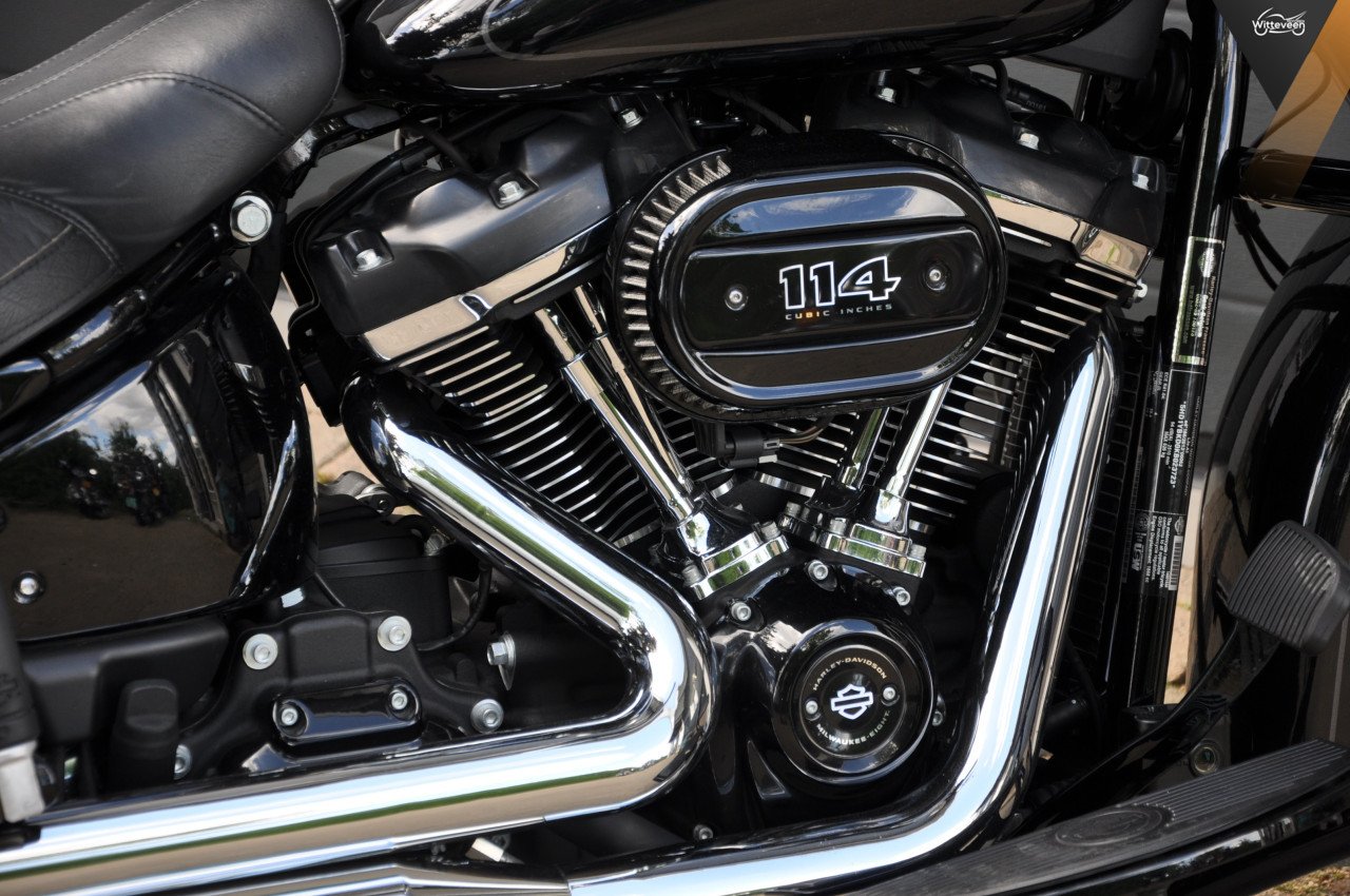 Harley-Davidson FLHCS Heritage Softail Classic 114